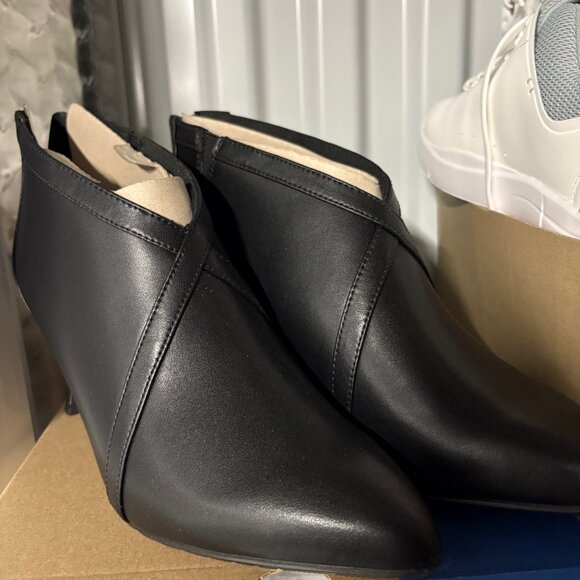 Clarks Womens Kataleyna Sol Black Leather Ankle Boots Size 10 Wide - Picture 3 of 6